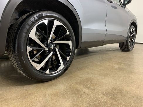 Used 2023 Mitsubishi Outlander SE image 9