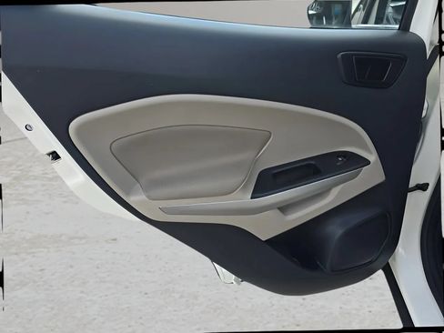 Used 2022 Ford EcoSport S AWD/4WD image 11