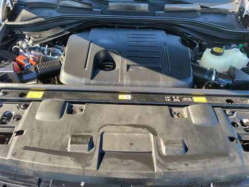 Certified 2025 Land Rover Range Rover Sport SE image 30