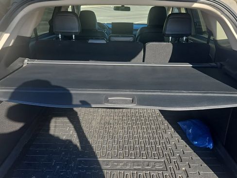 Used 2023 Lincoln Nautilus AWD w/ Premium Package image 9