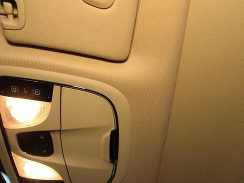 Used 2016 Jeep Cherokee Trailhawk w/ Comfort & Convenience Group image 30