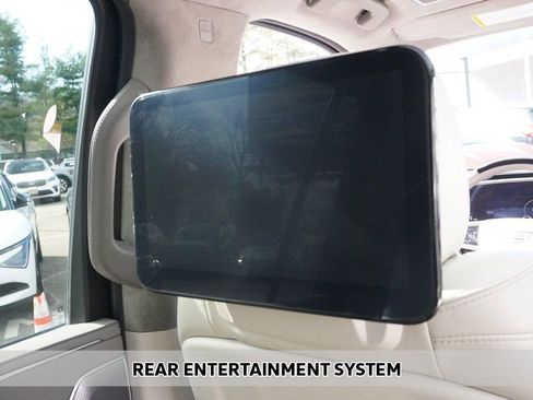 Used 2023 Cadillac Escalade ESV Premium Luxury Platinum w/ Heavy-Duty Trailer Package image 5