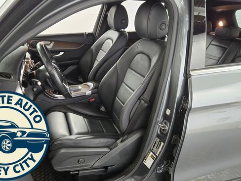 Used 2022 Mercedes-Benz GLC 300 4MATIC image 24