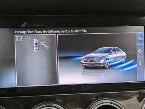 Used 2017 Mercedes-Benz E 300 4MATIC image 36