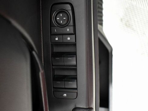 Certified 2024 Toyota Tacoma SR5 image 11