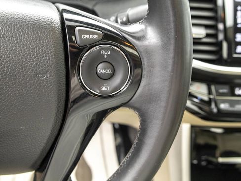 Used 2017 Honda Accord EX-L image 21