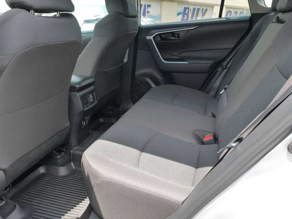 Used 2025 Toyota RAV4 LE AWD/4WD image 17
