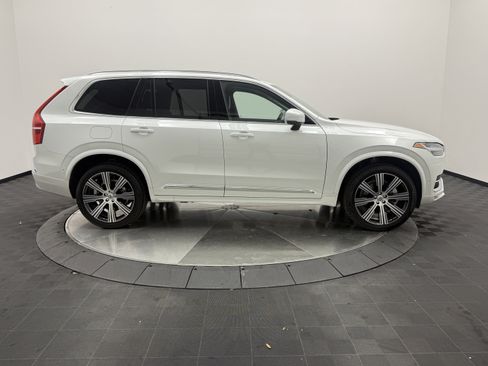 Certified 2024 Volvo XC90 B6 Ultimate w/ Protection Package Premier image 8