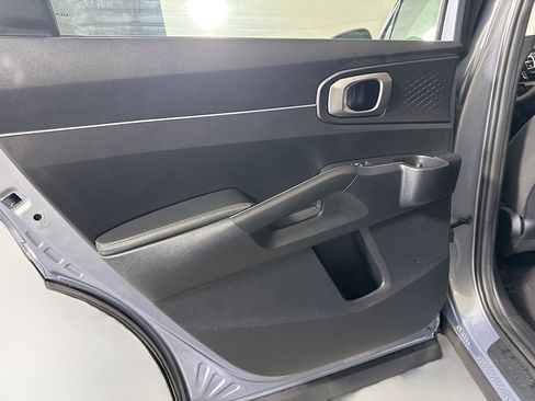 Used 2025 Kia Sorento LX image 26