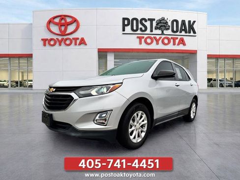 Used 2018 Chevrolet Equinox LS FWD image 5