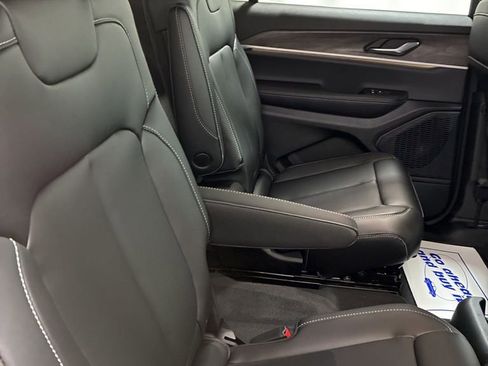 New 2025 Jeep Grand Cherokee L Limited w/ Trailer Tow Package image 22