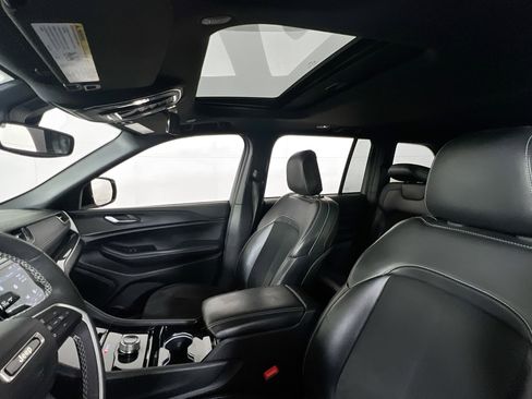 Used 2023 Jeep Grand Cherokee Altitude image 21