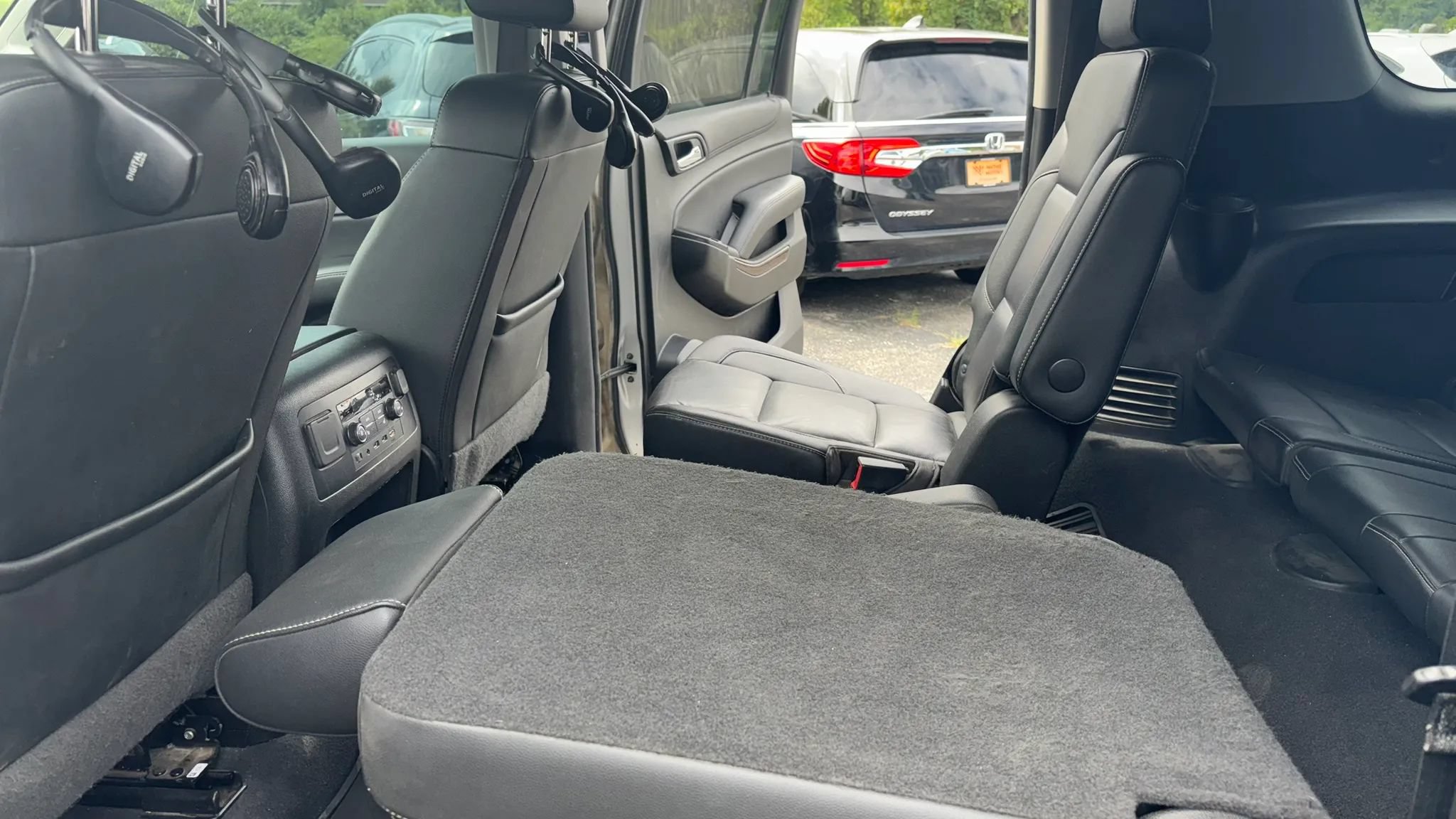 Used 2019 Chevrolet Suburban LT AWD/4WD image 24
