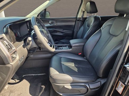 Used 2023 Kia Sorento LX FWD image 22