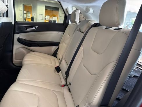 Used 2020 Ford Edge Titanium FWD image 23