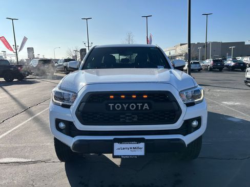 Used 2018 Toyota Tacoma TRD Off-Road image 8