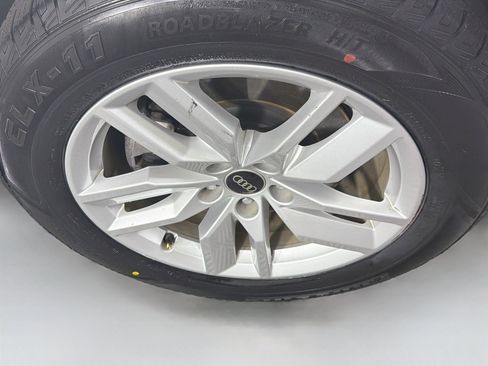 Used 2023 Audi Q5 2.0T Premium w/ Convenience Package AWD/4WD image 11