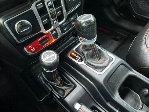 Used 2021 Jeep Gladiator Mojave AWD/4WD image 28