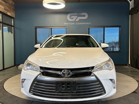 Used 2017 Toyota Camry LE image 8