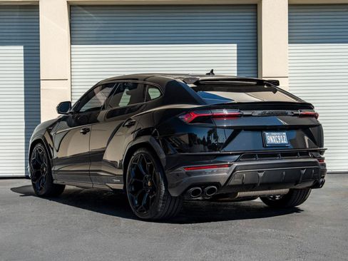 Used 2024 Lamborghini Urus Performante AWD/4WD image 9