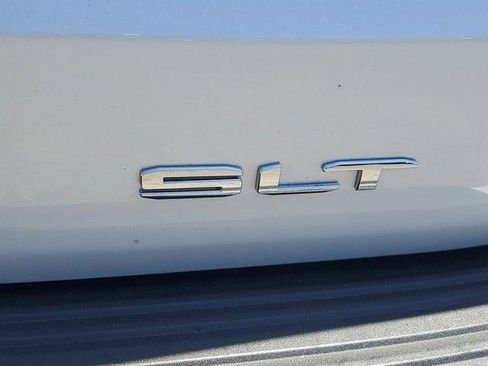 Used 2023 GMC Yukon SLT w/ SLT Luxury Package AWD/4WD image 6