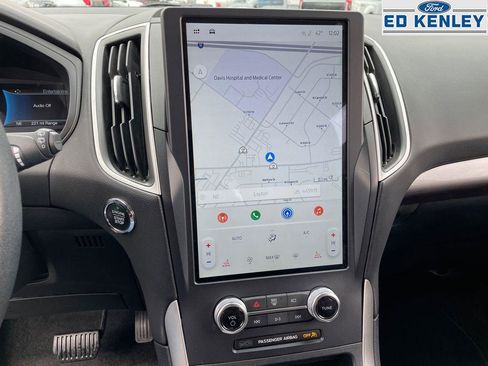 Used 2024 Ford Edge SEL image 9
