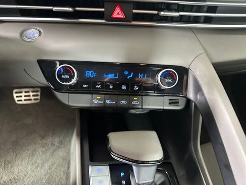 Certified 2025 Hyundai Elantra Sport image 51