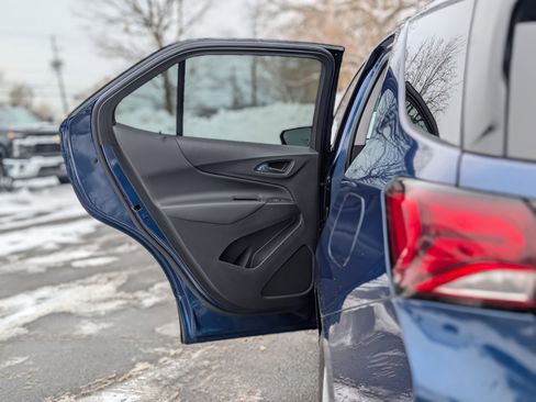 Used 2023 Chevrolet Equinox LT image 34
