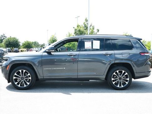 Used 2022 Jeep Grand Cherokee L Overland RWD image 9