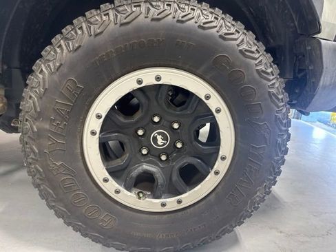 Used 2023 Ford Bronco Big Bend w/ Sasquatch Package AWD/4WD image 9