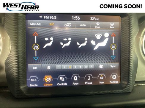 Used 2022 Jeep Wrangler Unlimited Sahara image 3