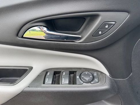 Used 2024 Chevrolet Equinox LT w/ LPO, Floor Liner Package AWD/4WD image 9