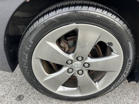 Used 2013 Toyota Prius Four w/ Deluxe Solar Roof Pkg FWD image 22