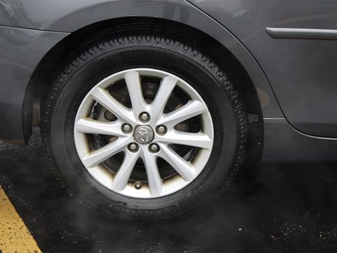 Used 2010 Toyota Camry XLE FWD image 8