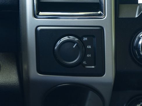 Used 2020 Ford F150 Lariat AWD/4WD image 33