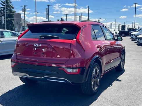 Certified 2023 Kia Niro Wind w/ Wind Preserve Package FWD image 7