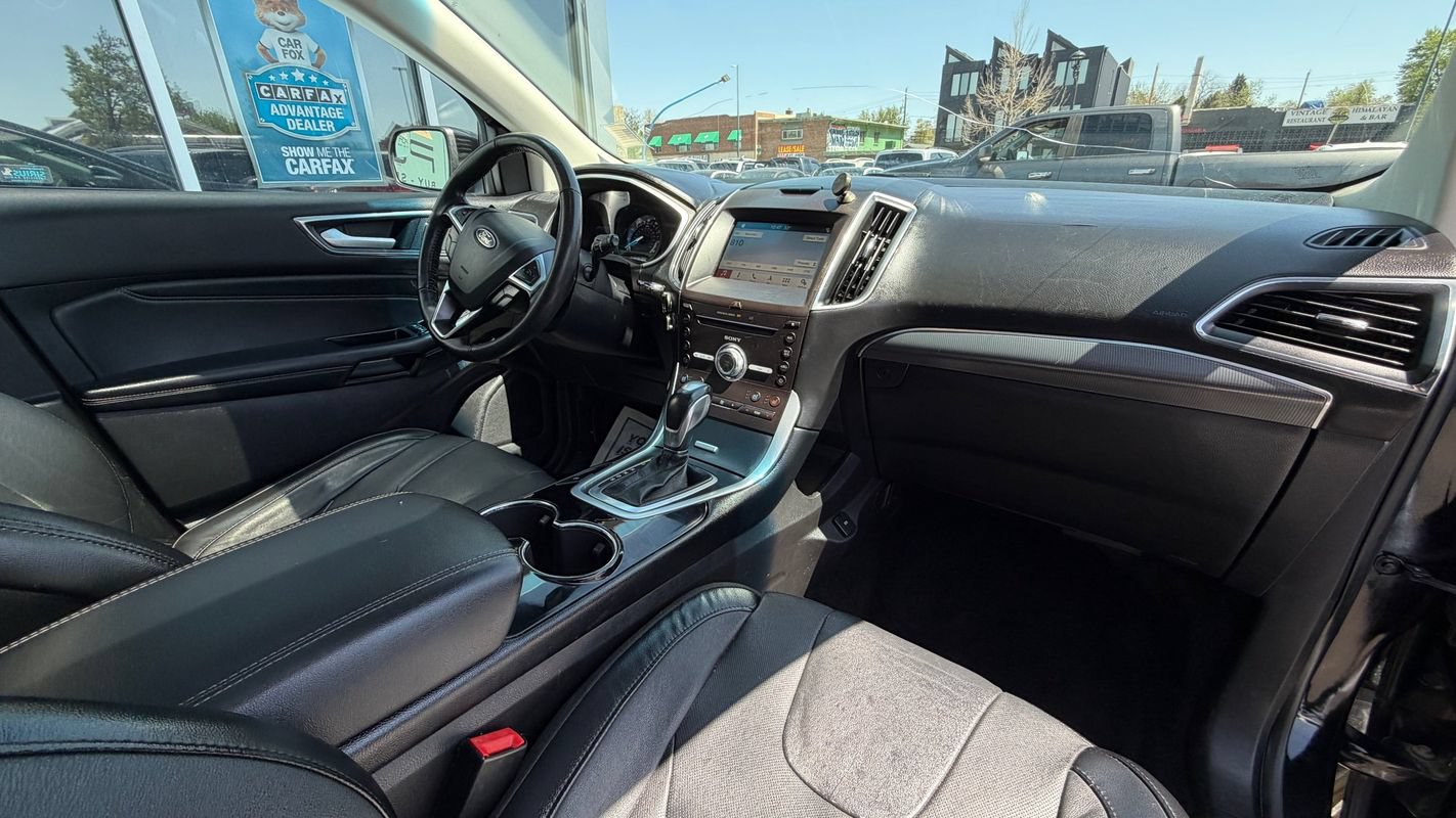 Used 2018 Ford Edge Titanium w/ Equipment Group 301A AWD/4WD image 14