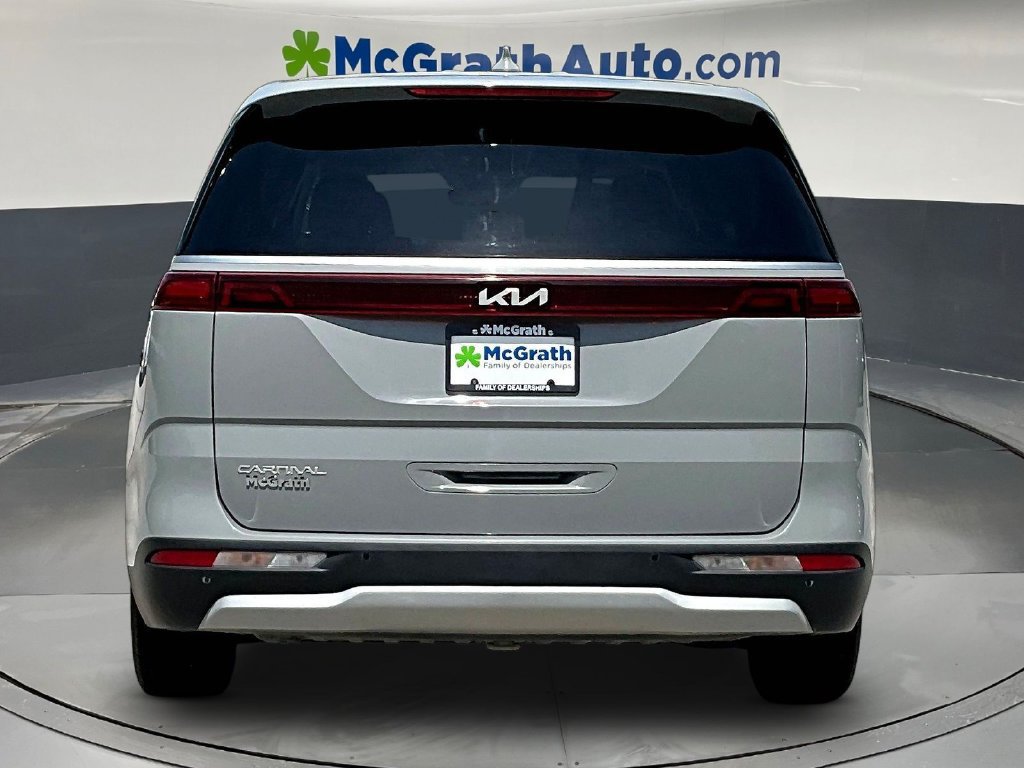Used 2023 Kia Carnival EX FWD image 6