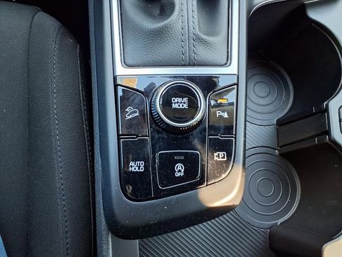 Used 2023 Kia Sportage LX image 13