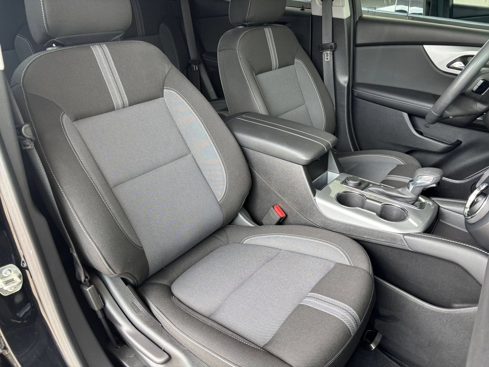Used 2026 Chevrolet Blazer LT FWD image 35