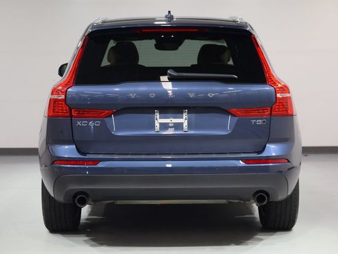 Used 2020 Volvo XC60 T5 Momentum w/ Protection Package Premier AWD/4WD image 2
