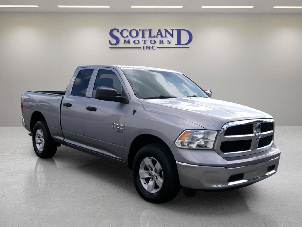 Used 2024 RAM 1500 Classic SLT AWD/4WD image 4