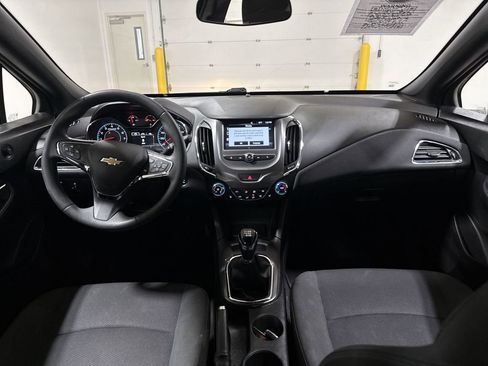 Used 2017 Chevrolet Cruze LT w/ Convenience Package image 10