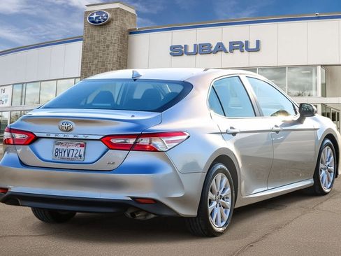 Used 2019 Toyota Camry L image 4