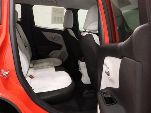 Used 2022 Jeep Renegade Latitude image 17