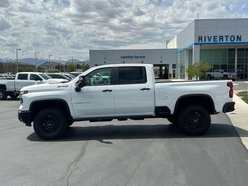 New 2026 Chevrolet Silverado 2500 ZR2 AWD/4WD image 21