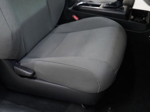 Used 2018 Toyota Tacoma SR image 30