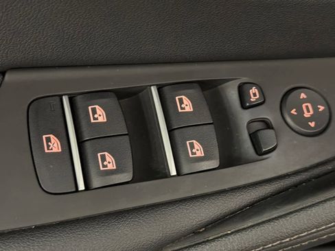 Used 2023 BMW 540i w/ Convenience Package image 13