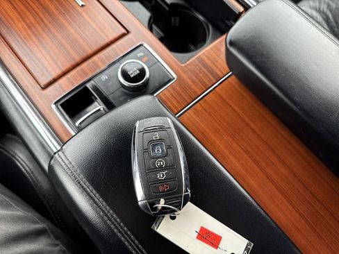 Used 2018 Lincoln Navigator Premiere image 26