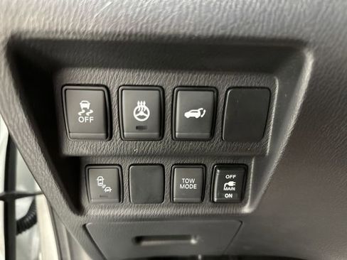 Used 2018 Nissan Pathfinder SL w/ Midnight Edition Package FWD image 32